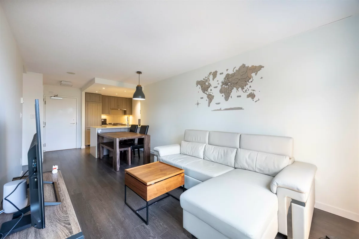 Family Room Photo of 657 5515 Boundary Road, Vancouver, BC