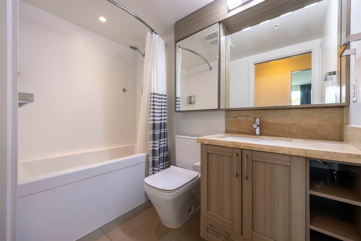 Guest Bathroom Photo of 657 5515 Boundary Road, Vancouver, BC