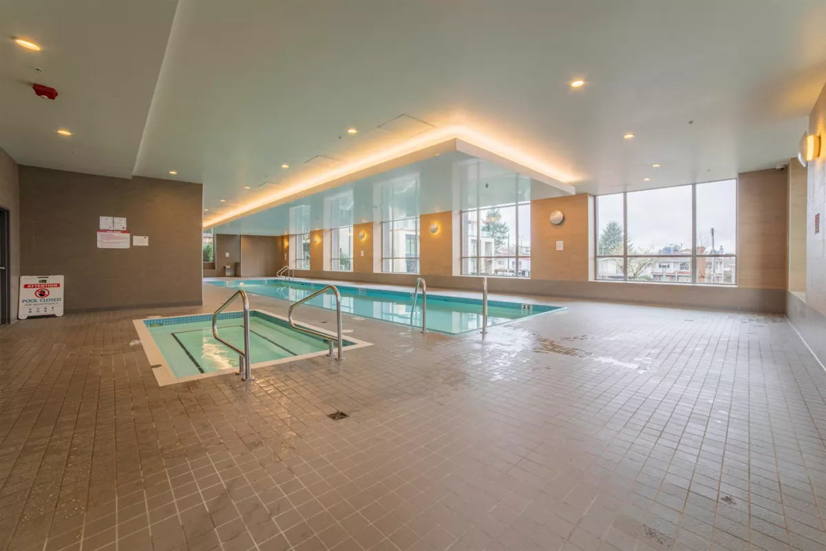 Hallway Photo of 657 5515 Boundary Road, Vancouver, BC