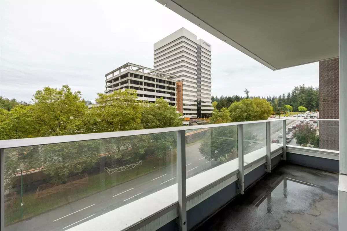 Laundry Room Photo of 657 5515 Boundary Road, Vancouver, BC