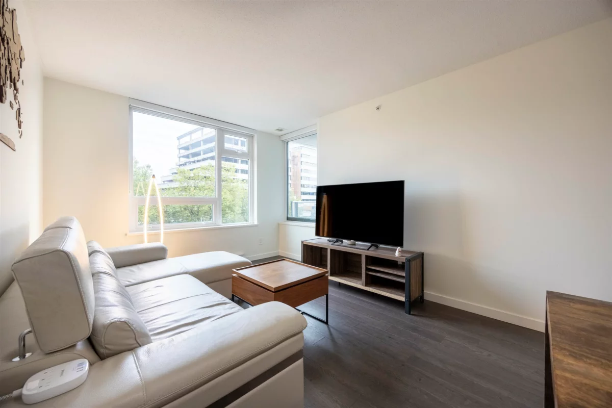 Living Room Photo of 657 5515 Boundary Road, Vancouver, BC