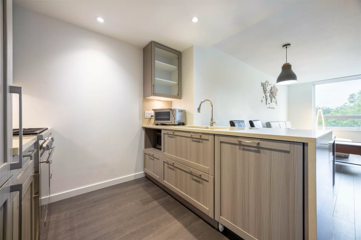 Walk-In Closet Photo of 657 5515 Boundary Road, Vancouver, BC