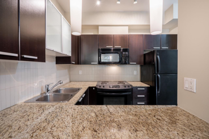 206 10455 University Drive, Surrey, BC, Surrey — Apartment/Condo for sale