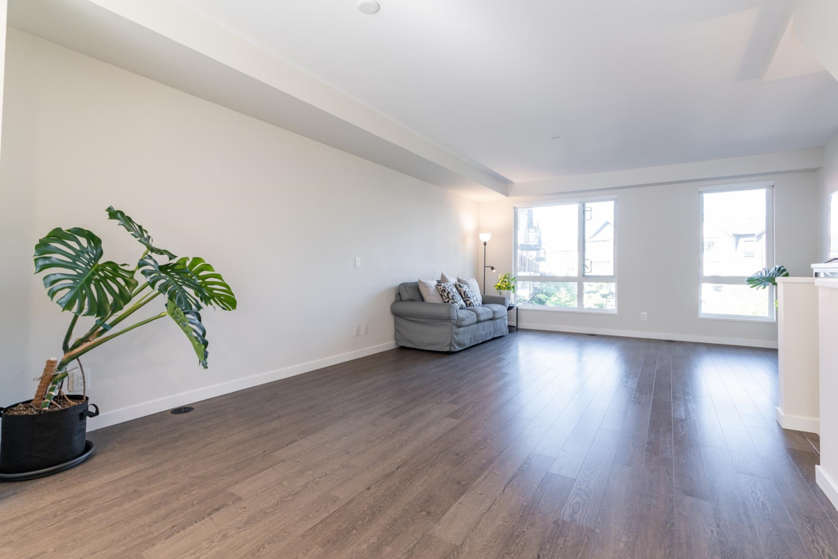 Family Room Photo of 175 4738 Hemlock Way, Tsawwassen, BC