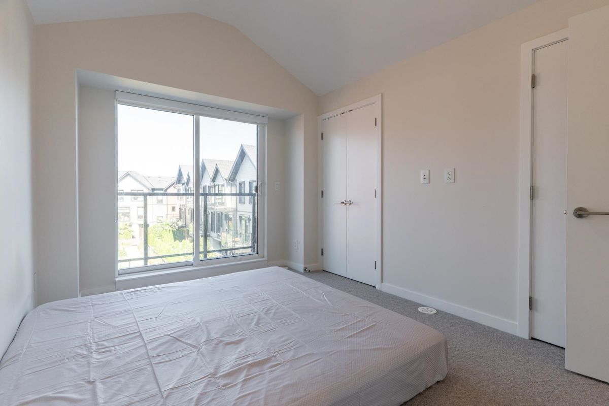 Guest Bathroom Photo of 175 4738 Hemlock Way, Tsawwassen, BC
