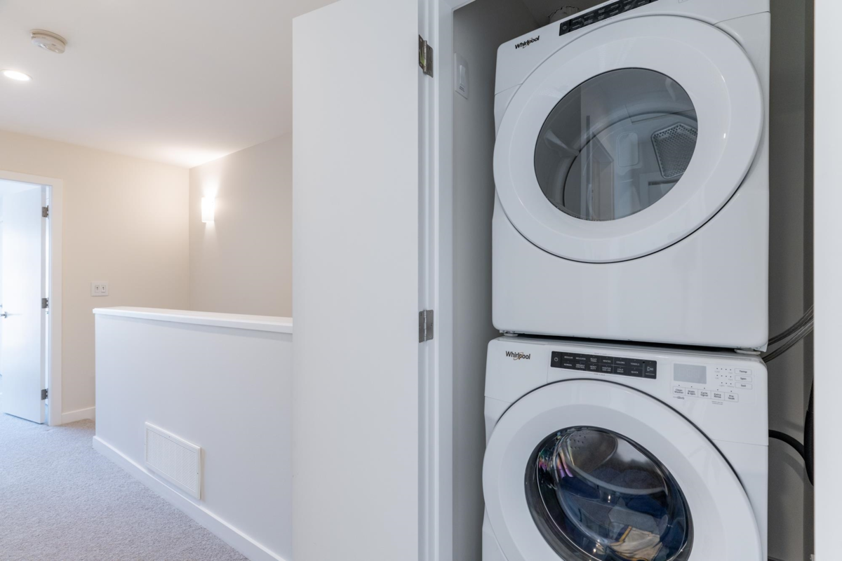 Hallway Photo of 175 4738 Hemlock Way, Tsawwassen, BC