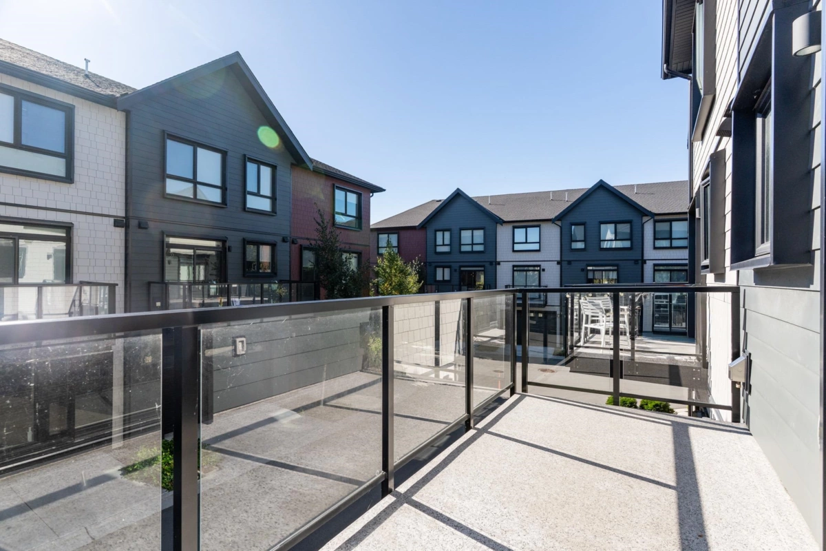 Walk-In Closet Photo of 175 4738 Hemlock Way, Tsawwassen, BC