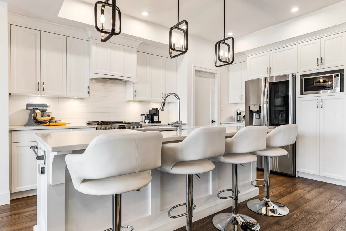 Kitchen Island Photo of 71 50778 Ledgestone Place, Chilliwack, BC
