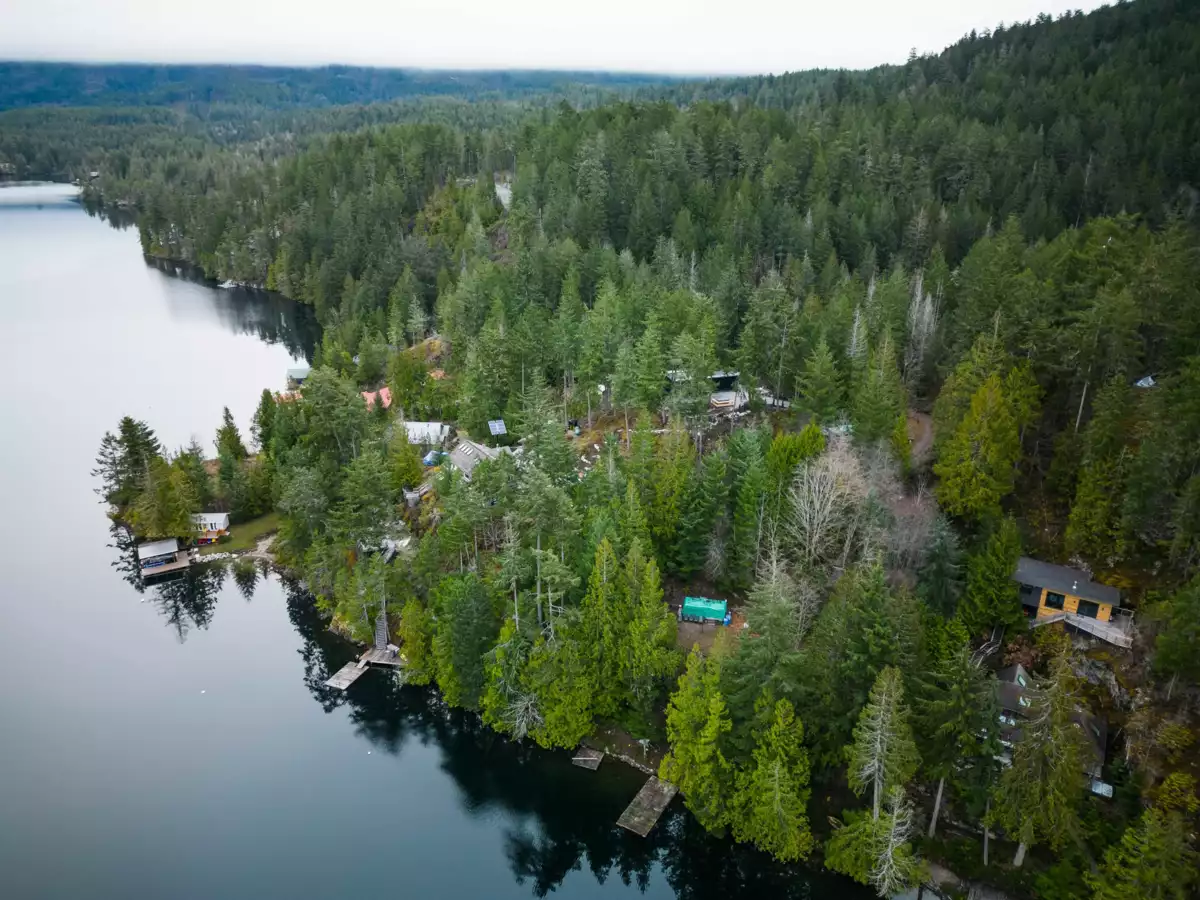 Family Room Photo of 122 7101 Sakinaw Woods, Pender Harbour, BC