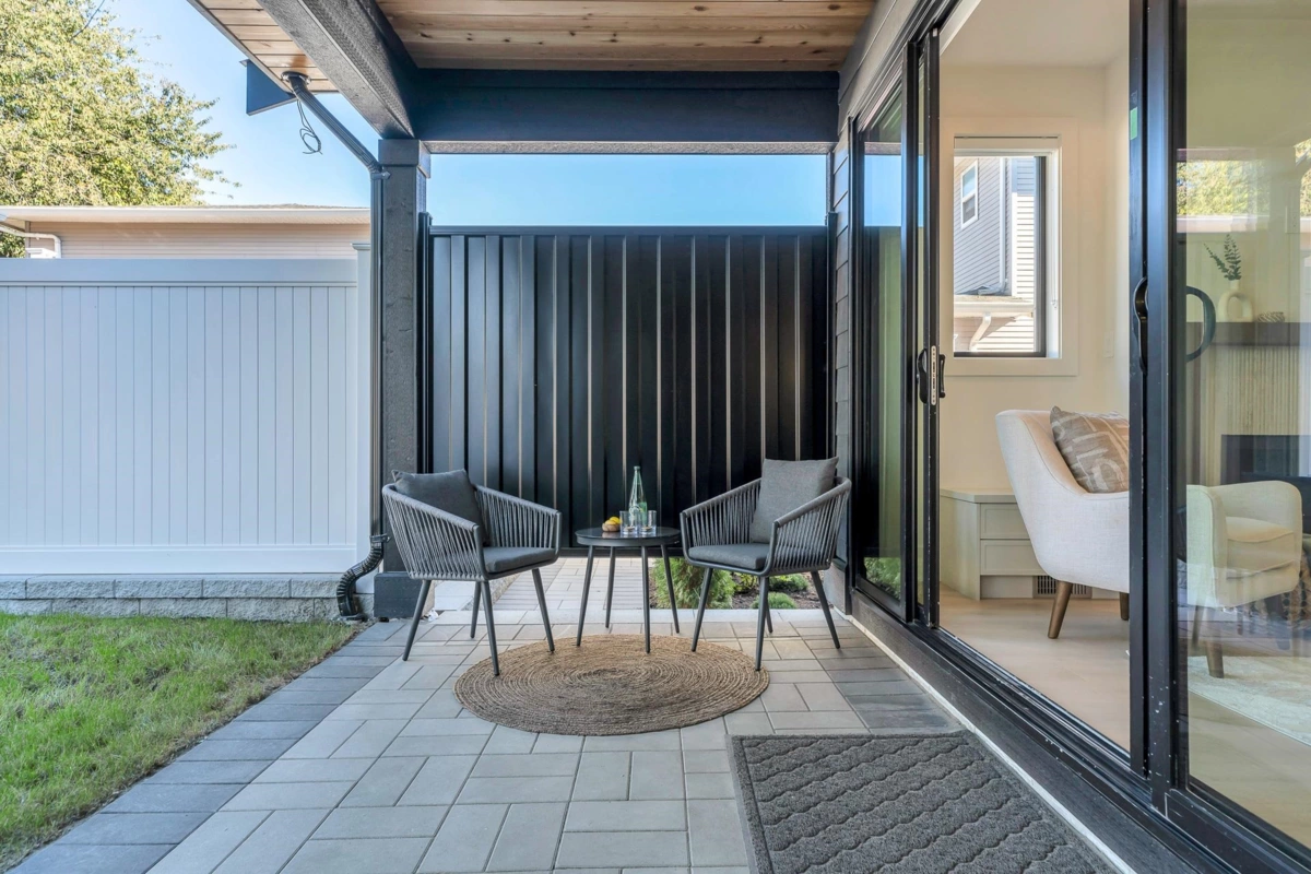 Entry Foyer Photo of 101 743 Gauthier Avenue, Coquitlam, BC