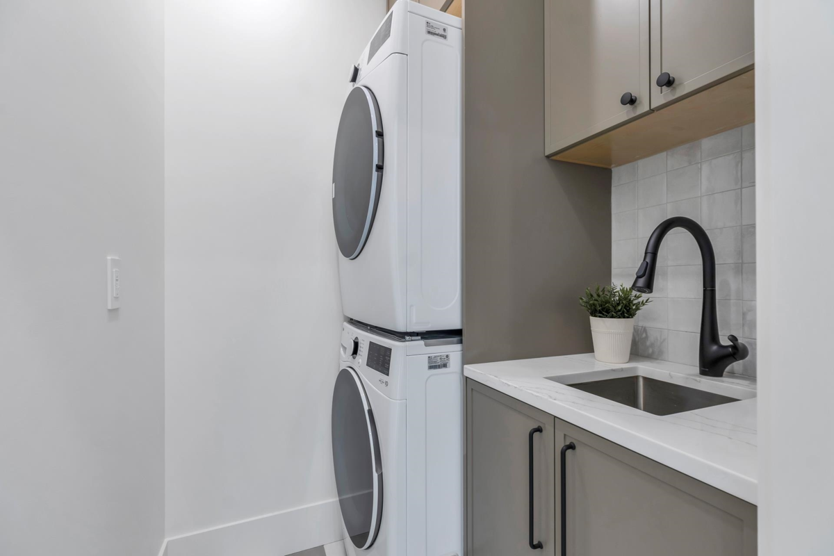 Swimming Pool Photo of 101 743 Gauthier Avenue, Coquitlam, BC