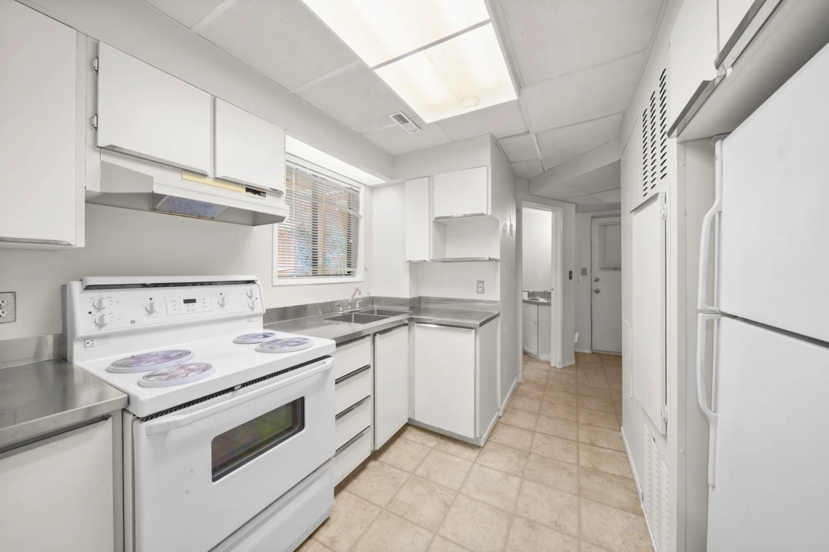 Kitchen Island Photo of 19575 Hammond Road, Pitt Meadows, BC