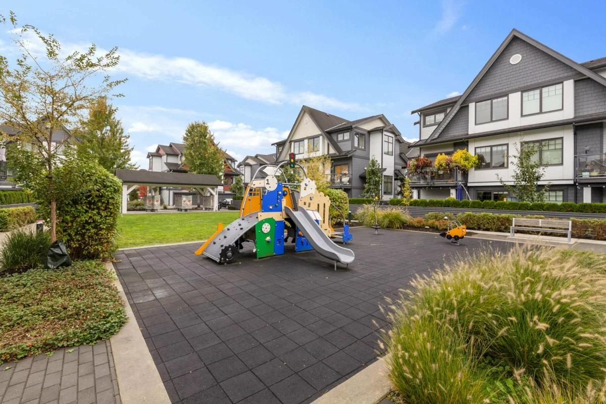 Entry Foyer Photo of 159 19451 Sutton Avenue, Pitt Meadows, BC