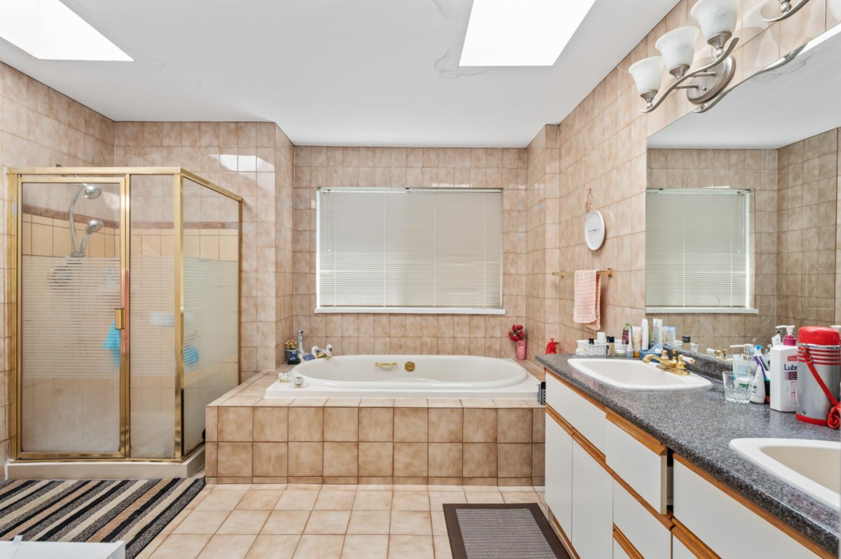 Walk-In Closet Photo of 3662 W 49th Avenue, Vancouver, BC