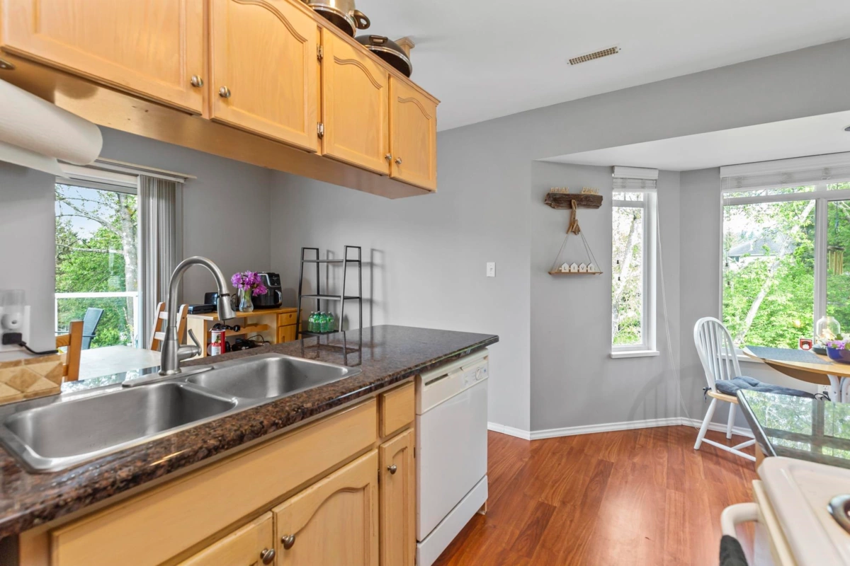 Guest Bathroom Photo of 50 32361 Mcrae Avenue, Mission, BC