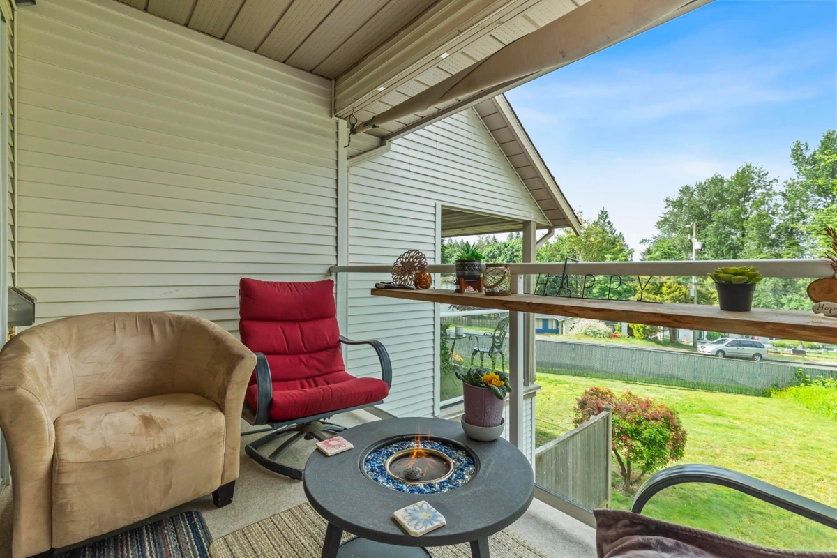 Mudroom Photo of 50 32361 Mcrae Avenue, Mission, BC