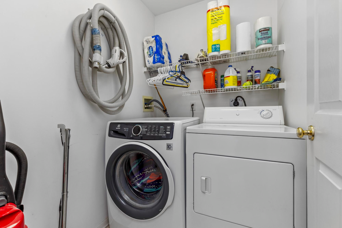 Swimming Pool Photo of 50 32361 Mcrae Avenue, Mission, BC