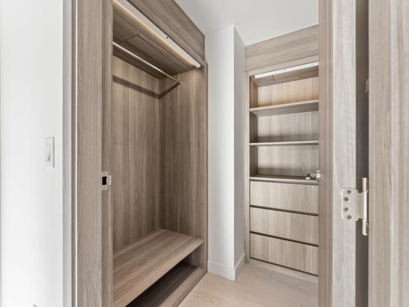 Entry Foyer Photo of 581 8671 Hazelbridge Way, Richmond, BC