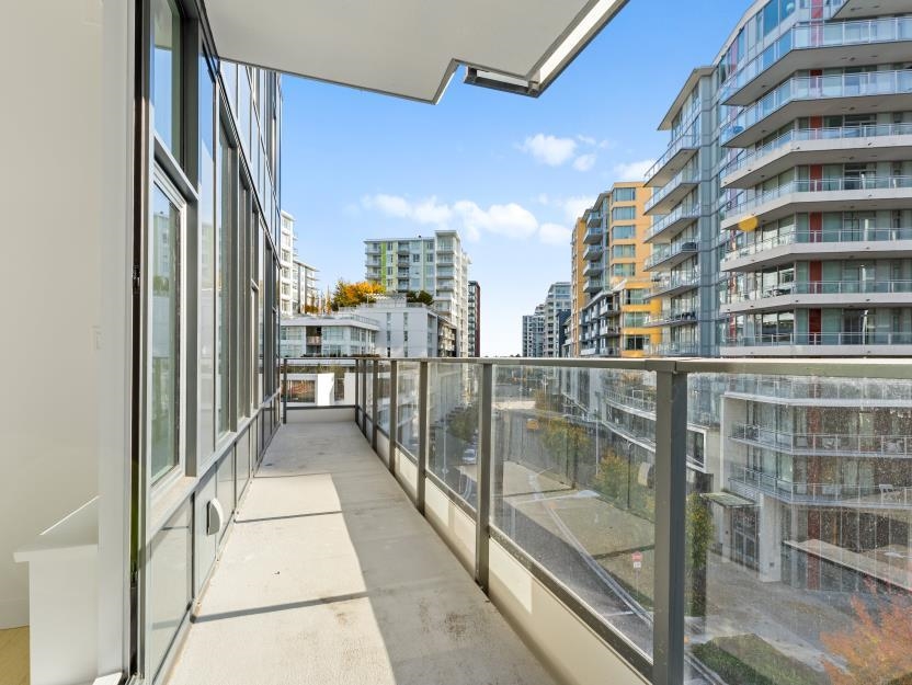 Hot Tub / Spa Photo of 581 8671 Hazelbridge Way, Richmond, BC