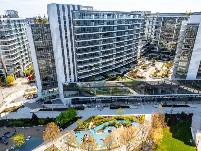 Kitchen Photo of 581 8671 Hazelbridge Way, Richmond, BC