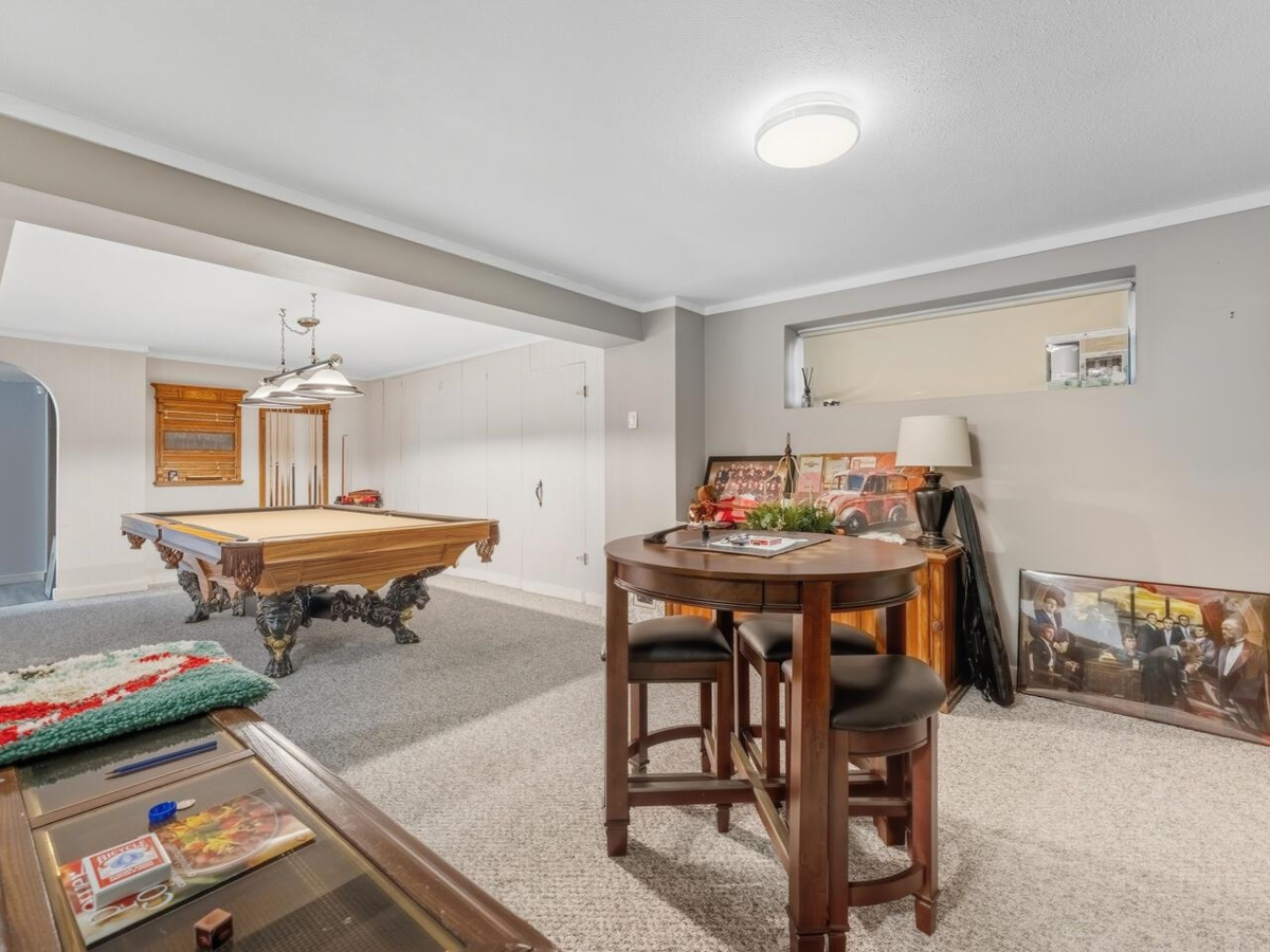 Entry Foyer Photo of 9434 113b Street, Delta, BC