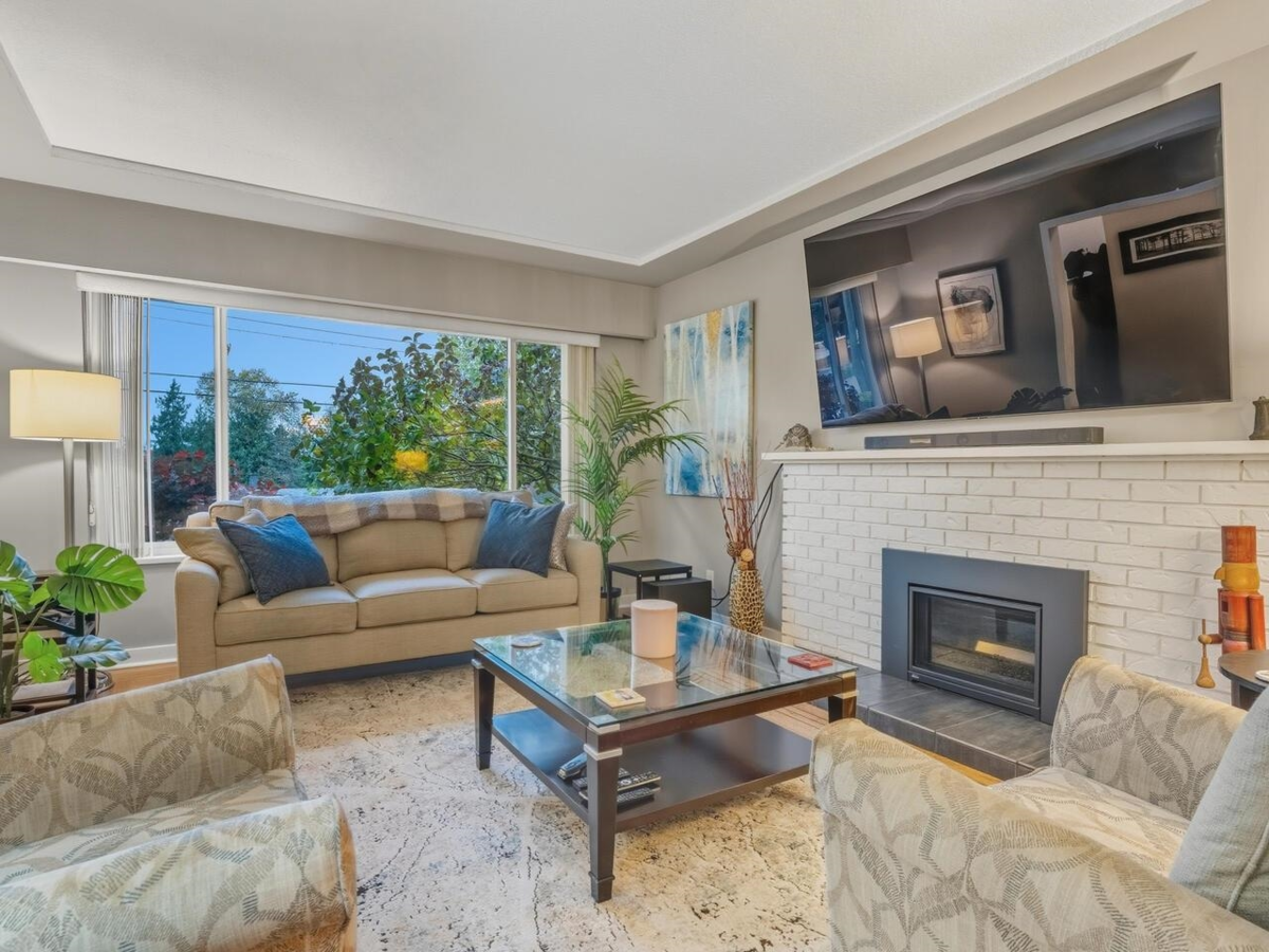 Family Room Photo of 9434 113b Street, Delta, BC