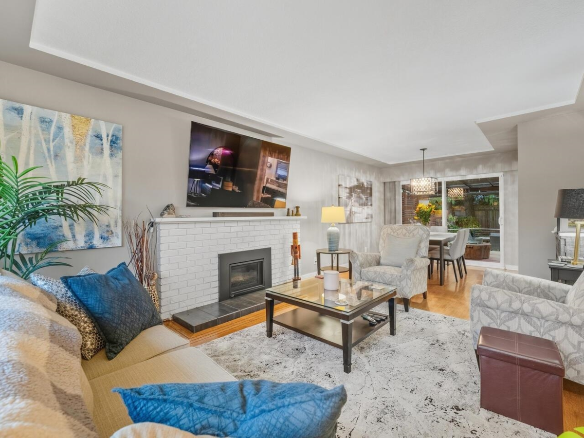 Living Room Photo of 9434 113b Street, Delta, BC