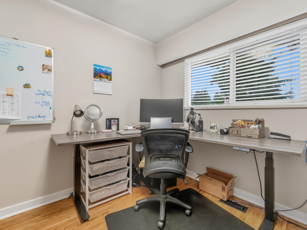 Powder Room Photo of 9434 113b Street, Delta, BC