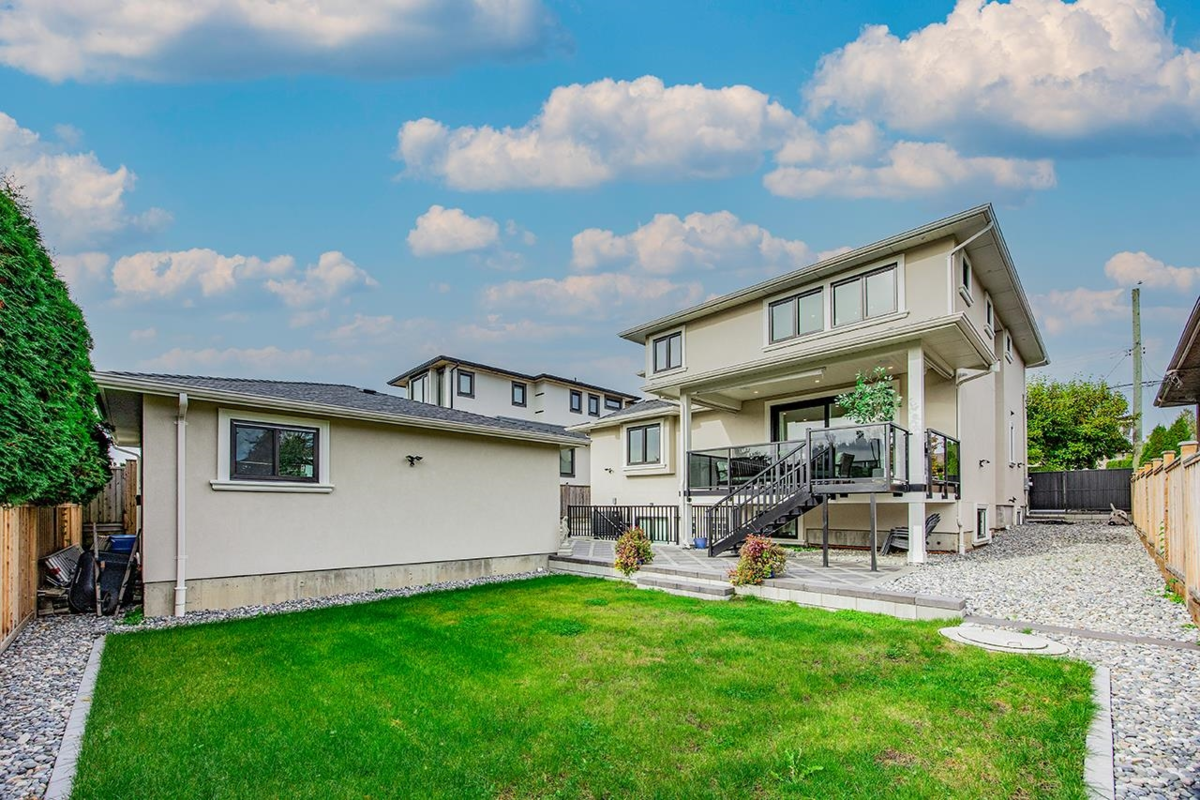 Front Yard Photo of 6902 Kitchener Street, Burnaby, BC