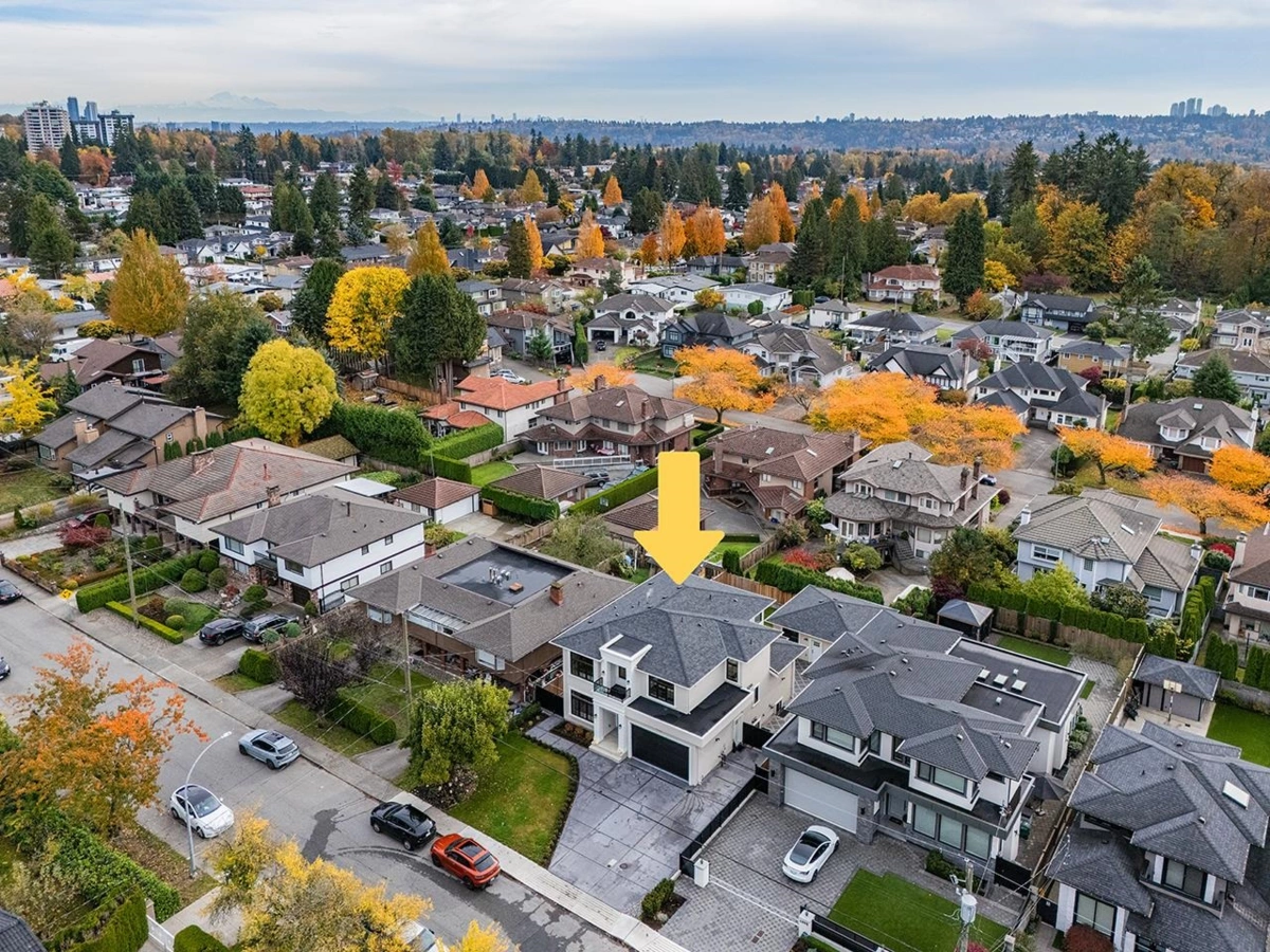 Hot Tub / Spa Photo of 6902 Kitchener Street, Burnaby, BC