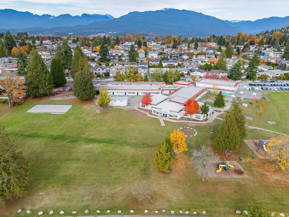 Outdoor Kitchen Photo of 6902 Kitchener Street, Burnaby, BC