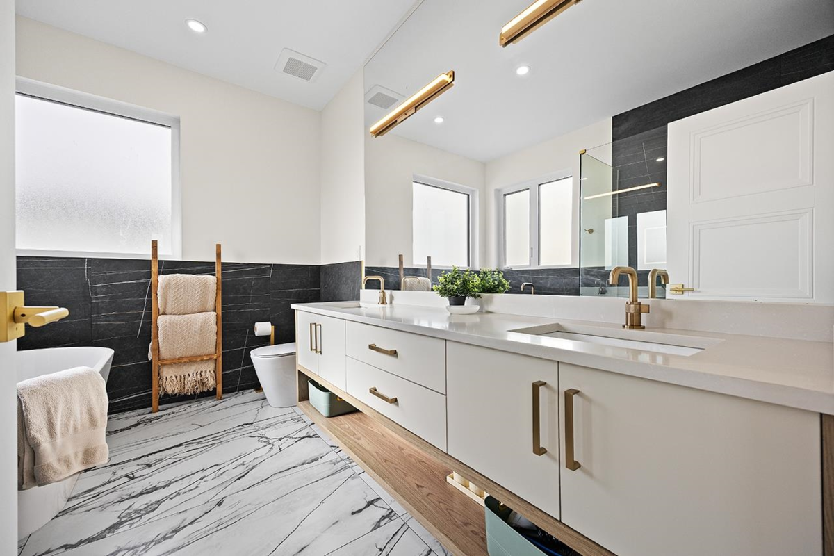 Powder Room Photo of 6902 Kitchener Street, Burnaby, BC