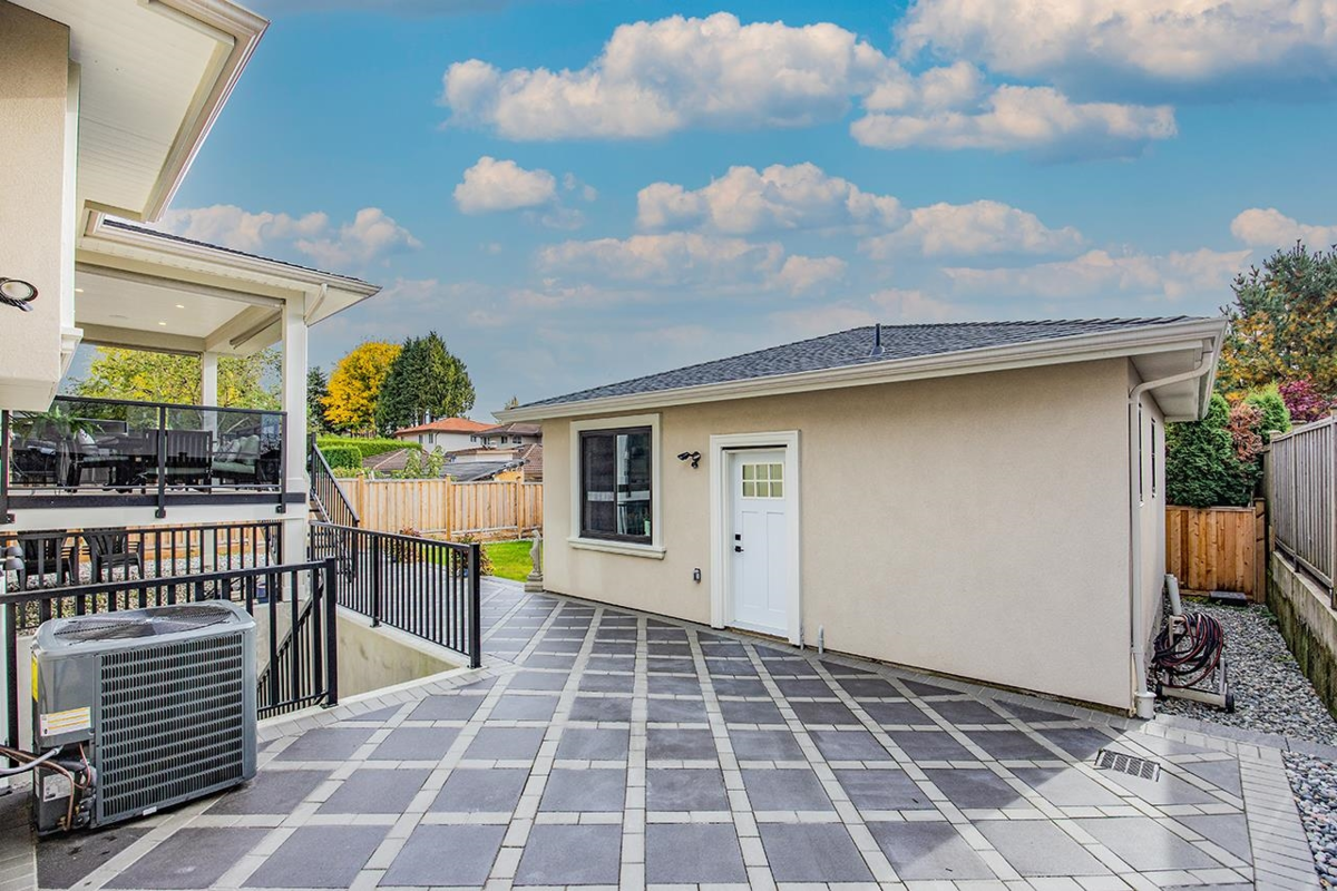 Swimming Pool Photo of 6902 Kitchener Street, Burnaby, BC