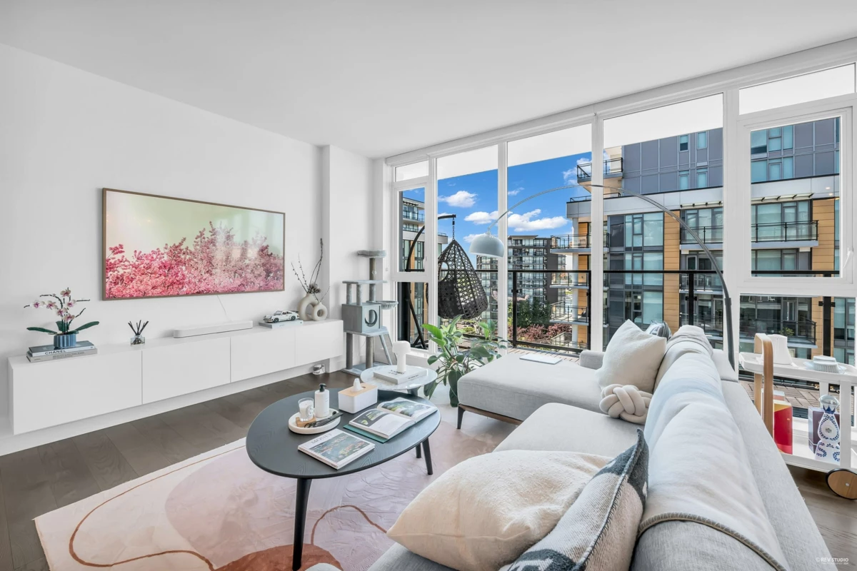 Family Room Photo of 1301 8160 Mcmyn Way, Richmond, BC