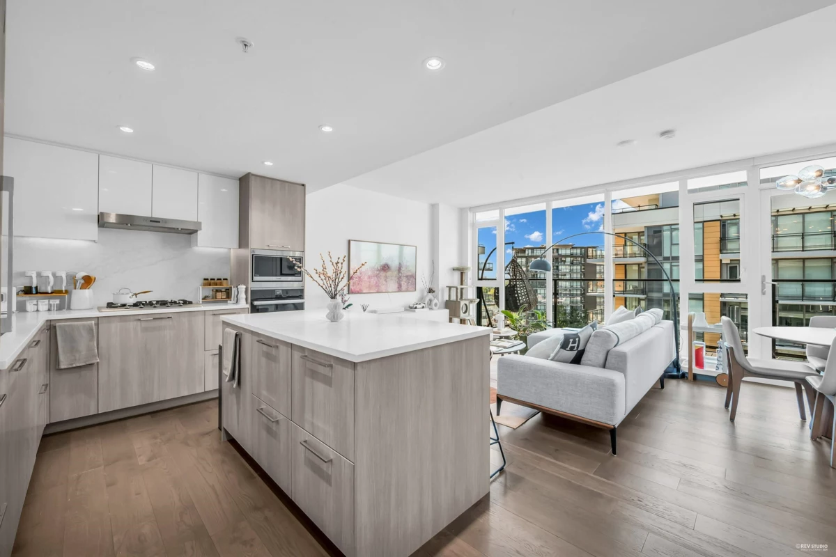 Kitchen Island Photo of 1301 8160 Mcmyn Way, Richmond, BC