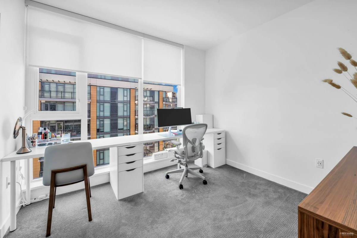 Primary Bathroom Photo of 1301 8160 Mcmyn Way, Richmond, BC