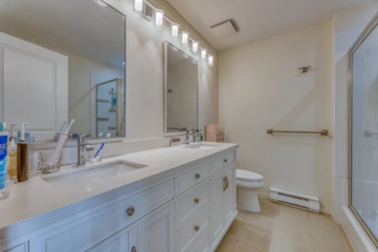 Primary Bedroom Photo of 140 3105 Dayanee Springs Boulevard, Coquitlam, BC