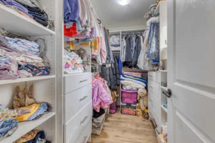 Walk-In Closet Photo of 140 3105 Dayanee Springs Boulevard, Coquitlam, BC