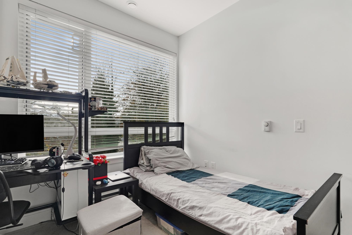 Guest Bathroom Photo of 316 2382 Atkins Avenue, Port Coquitlam, BC