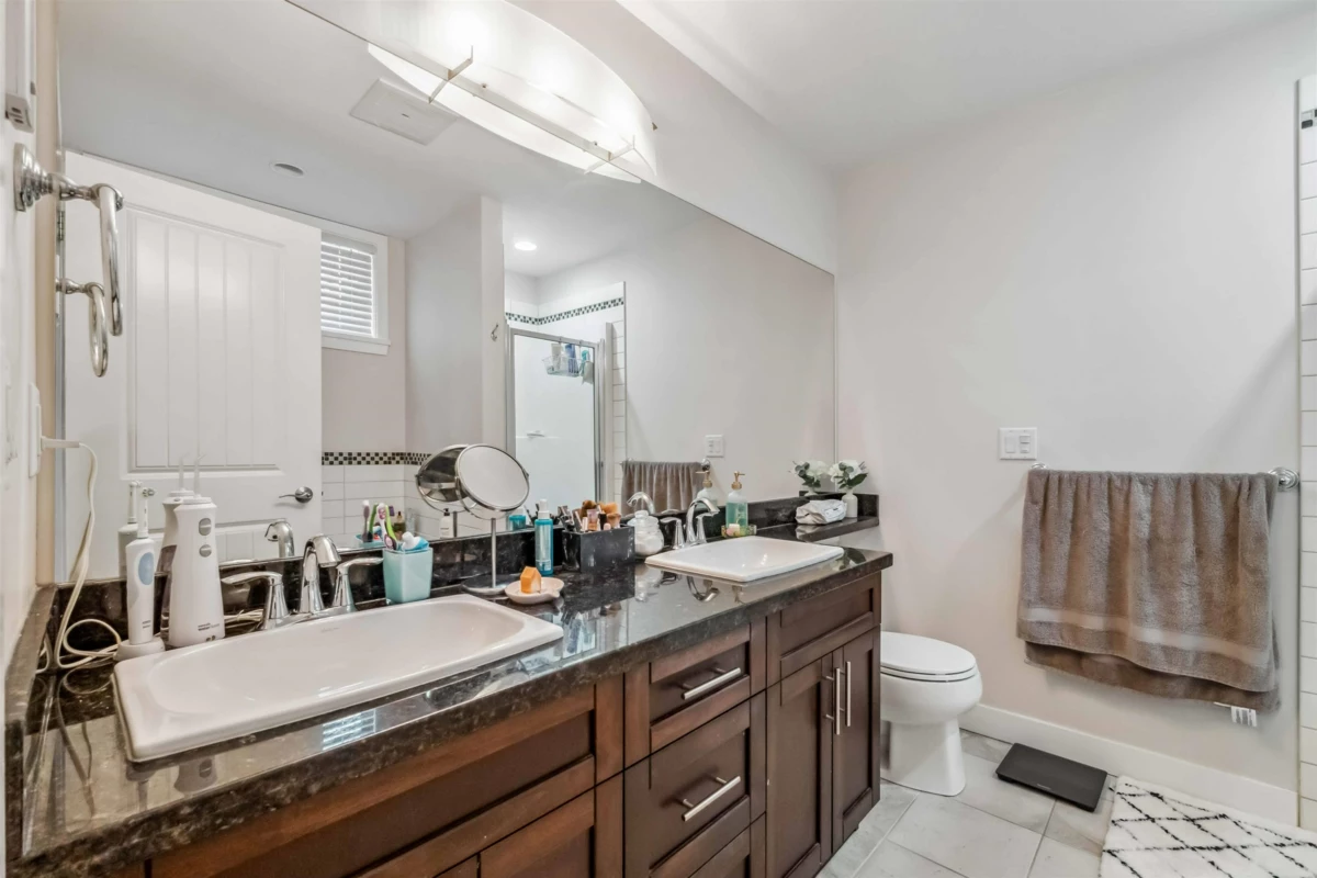 Hallway Photo of 35 35626 Mckee Road, Abbotsford, BC