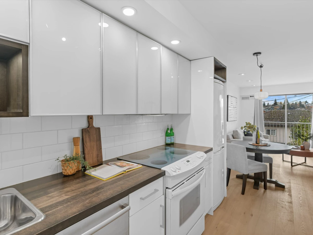 Primary Bathroom Photo of 201 4315 Fraser Street, Vancouver, BC