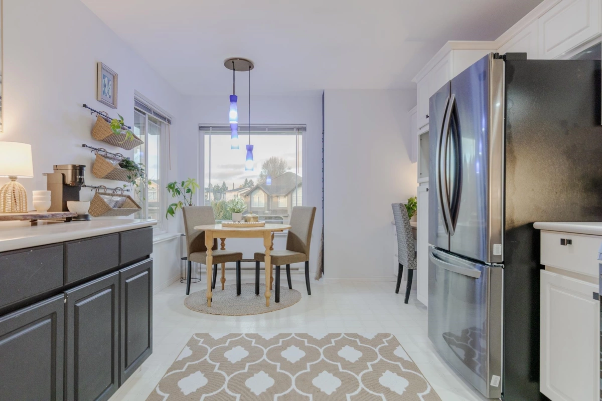 Kitchen Island Photo of 3 19044 118b Avenue, Pitt Meadows, BC