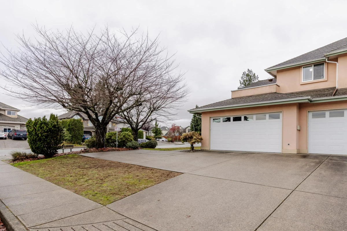 Living Room Photo of 3 19044 118b Avenue, Pitt Meadows, BC