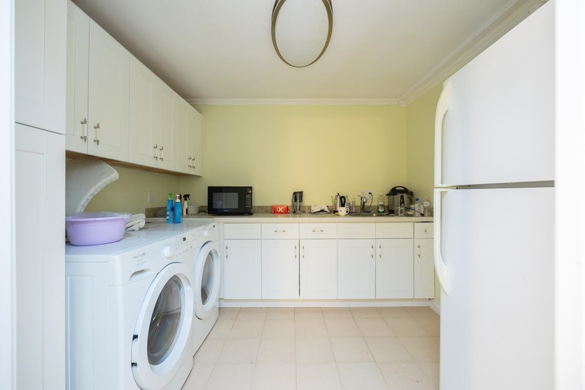 Garden / Landscaping Photo of 2088 Allison Road, Vancouver, BC