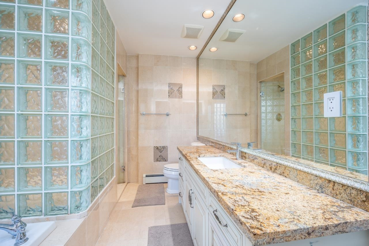 Laundry Room Photo of 2088 Allison Road, Vancouver, BC