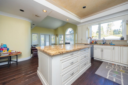 Kitchen Island Photo of 2088 Allison Road, Vancouver, BC
