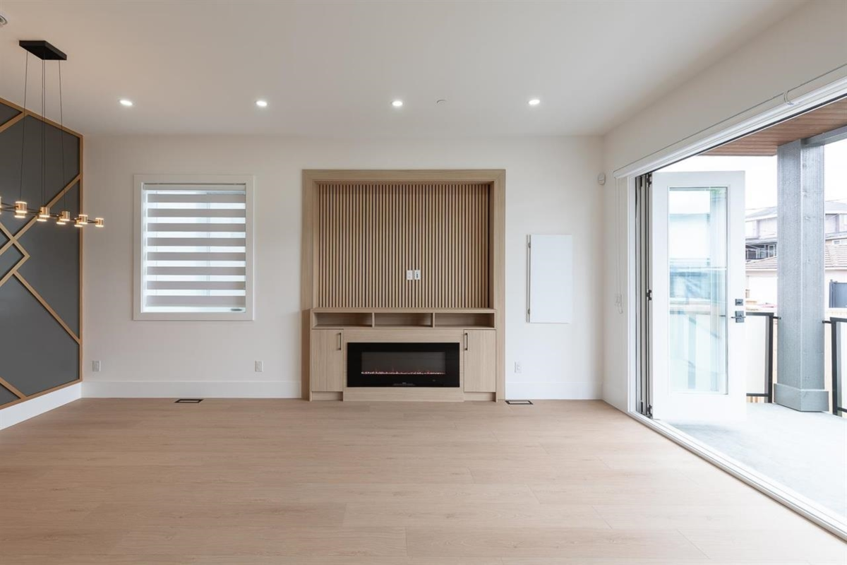 Breakfast Nook Photo of 2 6964 Inverness Street, Vancouver, BC