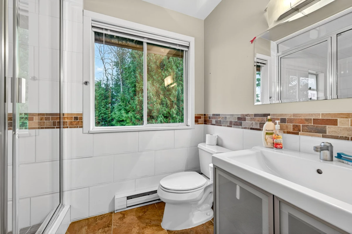 Garage Interior Photo of 2382 150b Street, Surrey, BC