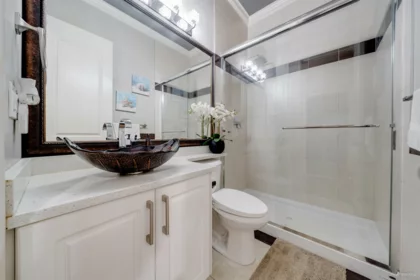 Entry Foyer Photo of 6116 140 Street, Surrey, BC