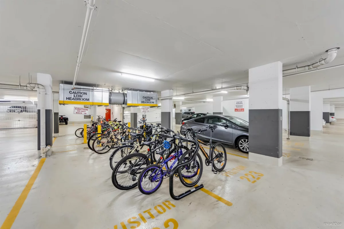 Backyard Photo of 1002 2232 Douglas Road, Burnaby, BC